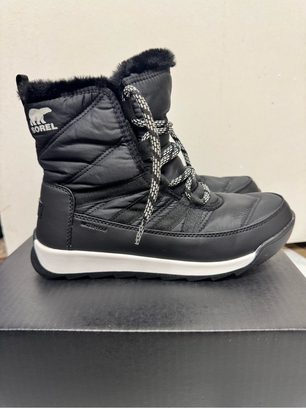 Sorel Whitney II Women's Black Winter Lace-Up Boots Waterproof